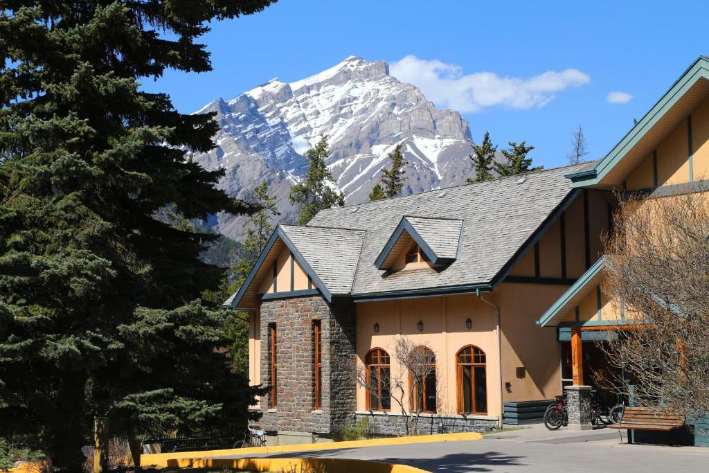 Ywca Banff Hotel Exterior foto